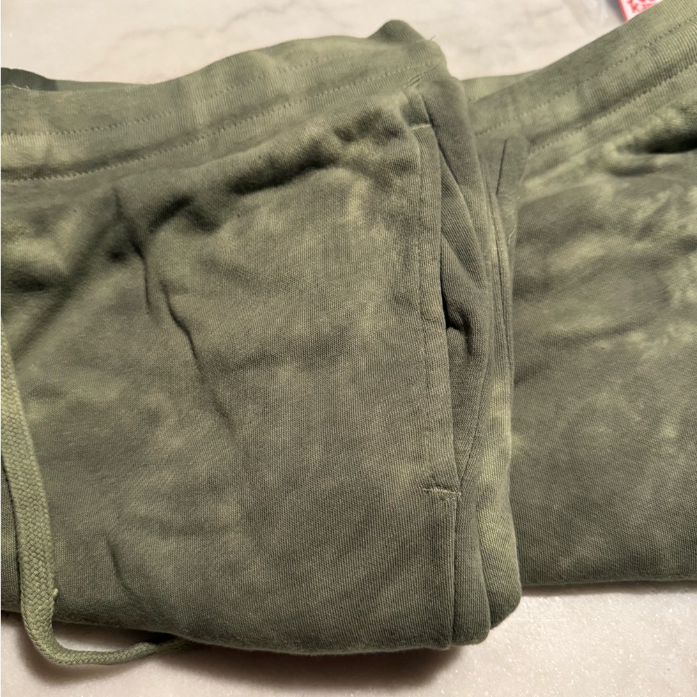 W NWOT Alternative Hanes Print Camo Sweatpants Soft Cotton Green